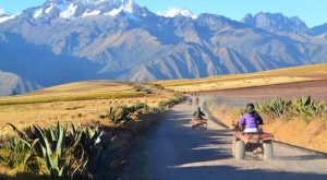 peru-adventure-tour-9-days-Sacred-Valley-Inca-Trail-2D-Rainbow Mountain-jp